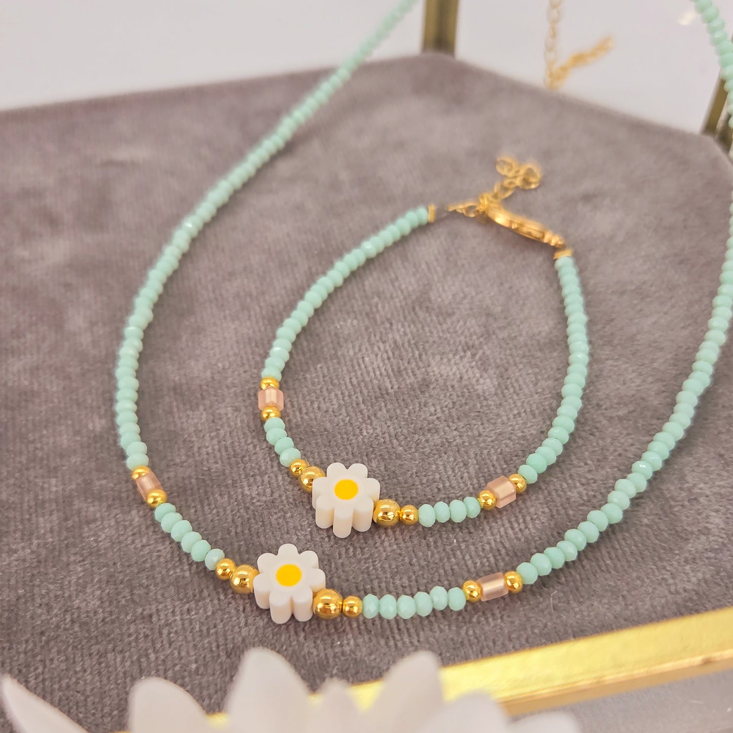 Set Monica